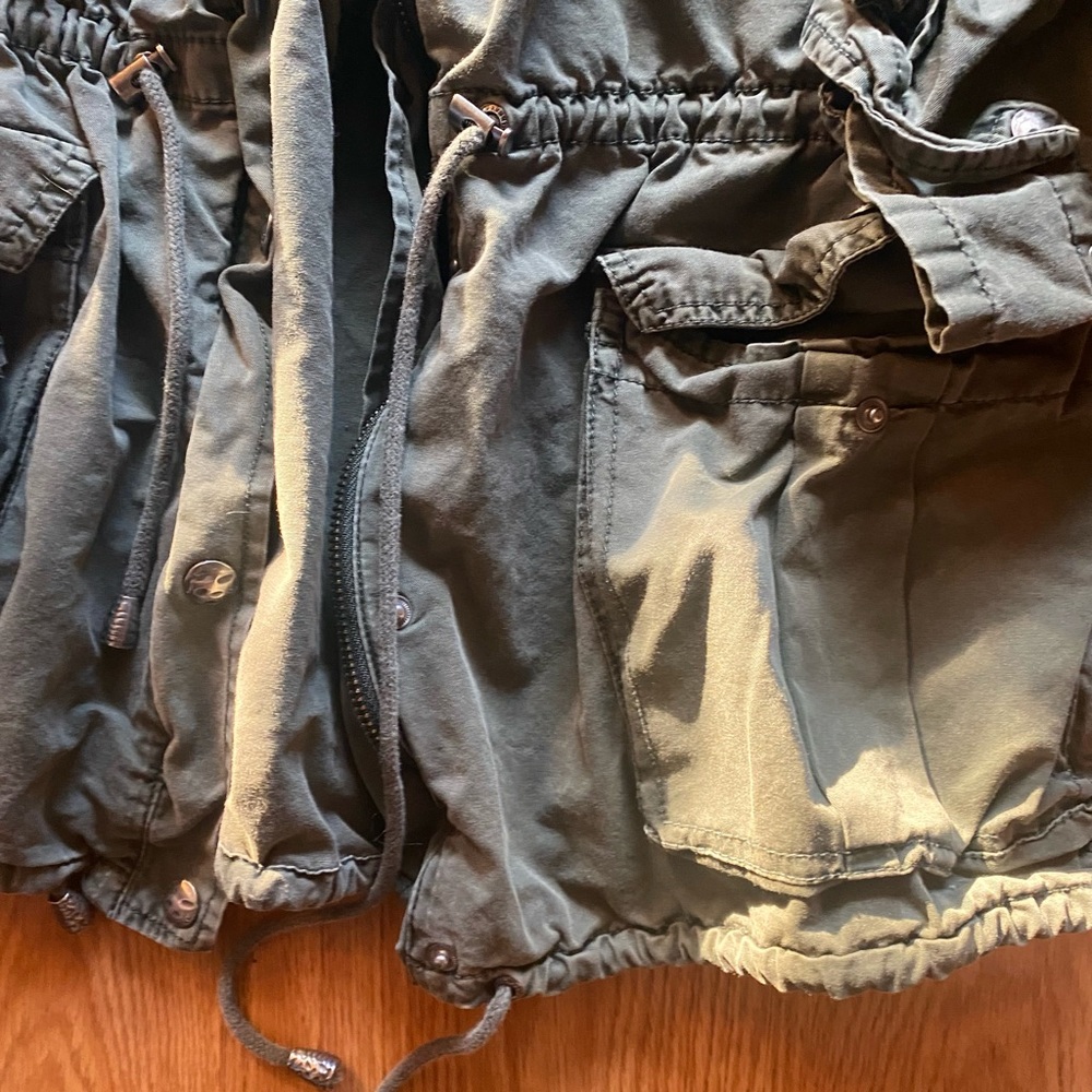 Green Utility Jacket - Picture 4 of 5